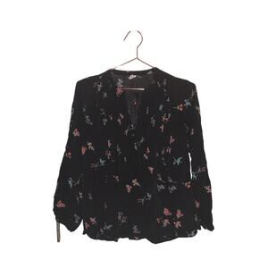 Old Navy Women's black Floral Blouse size small
